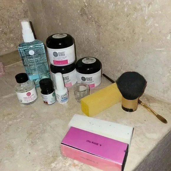 Nail Kit tools - Picture 1 of 3